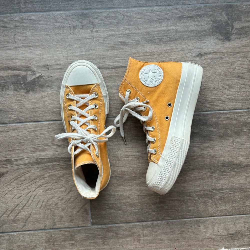 Hightop, platform, yellow converse